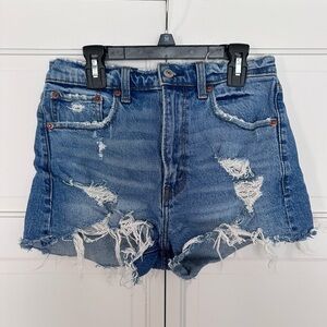 Abercrombie & Fitch the mom short high rise Distressed Denim Shorts size 26